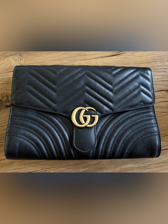 Gucci Handbags - Gucci Double G Marmont Leather clutch